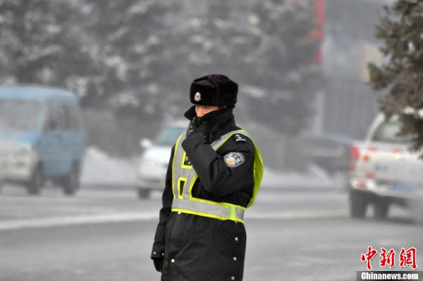 内蒙古呼伦贝尔多地气温跌至零下33度（图）